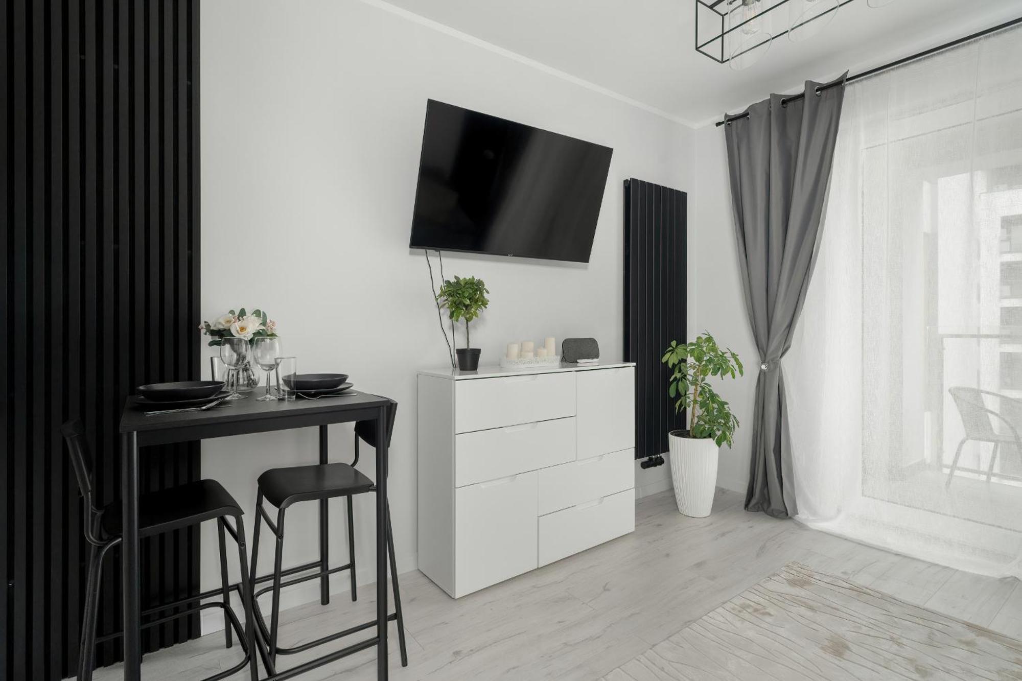 Wyjatkowy I Nowoczesny Z Balkonem I Parkingiem By Renters Apartment