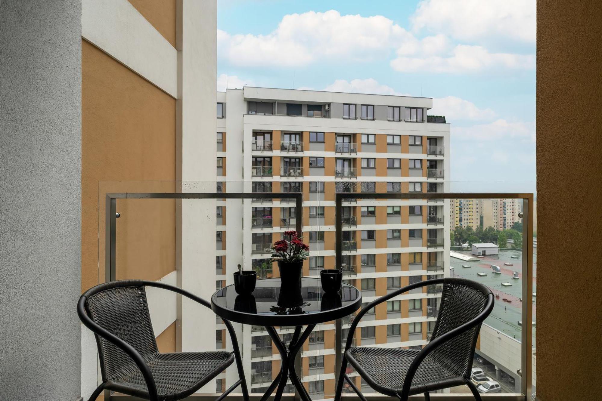 Wyjatkowy I Nowoczesny Z Balkonem I Parkingiem By Renters